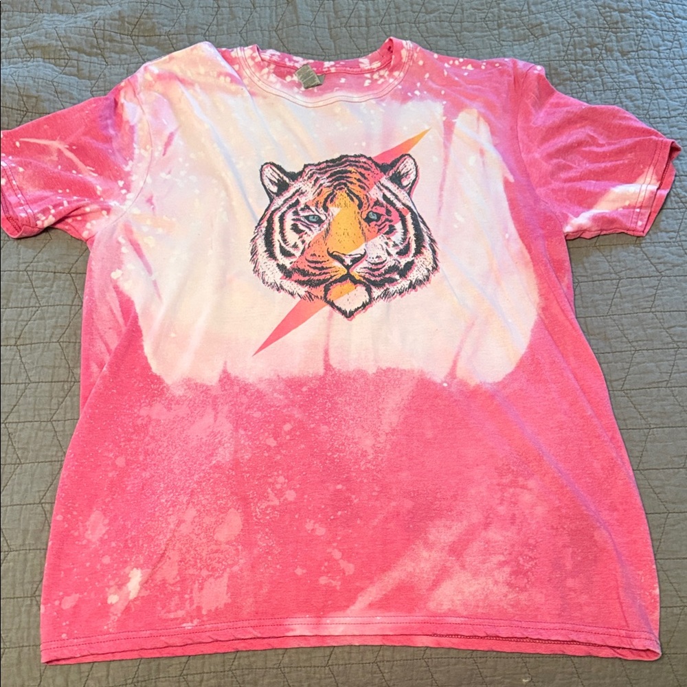 Gildan Pink Tiger Graphic Kids T-Shirt